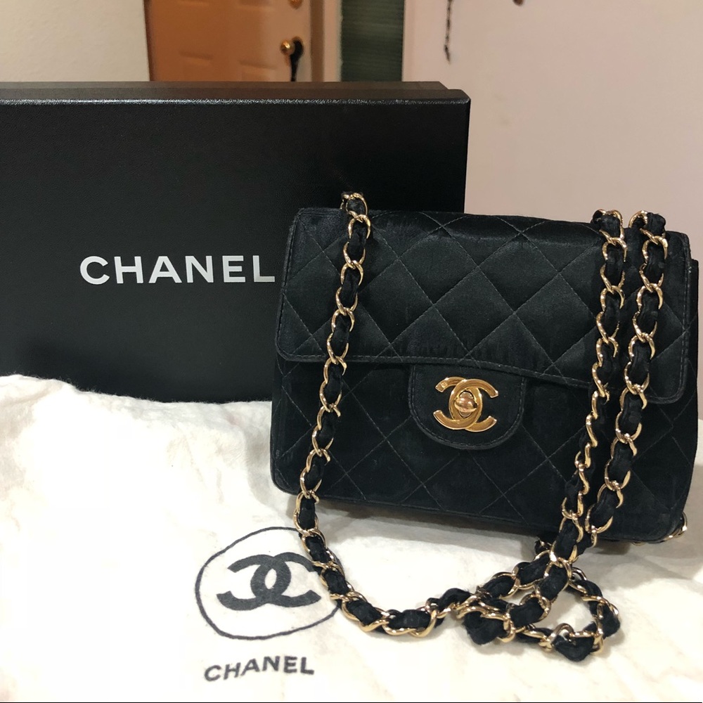 SOLD auth Chanel square mini matellase